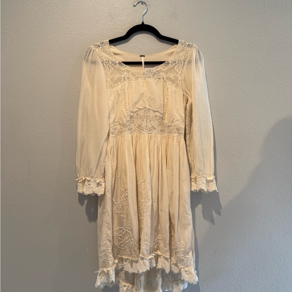 Free People Cream Long Sleeve Lace Dress. Hi/low. PTP 16”, Length 34-38”